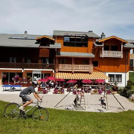 Les Skieurs 2* Bellevaux