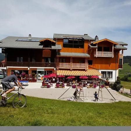Les Skieurs 2* Bellevaux